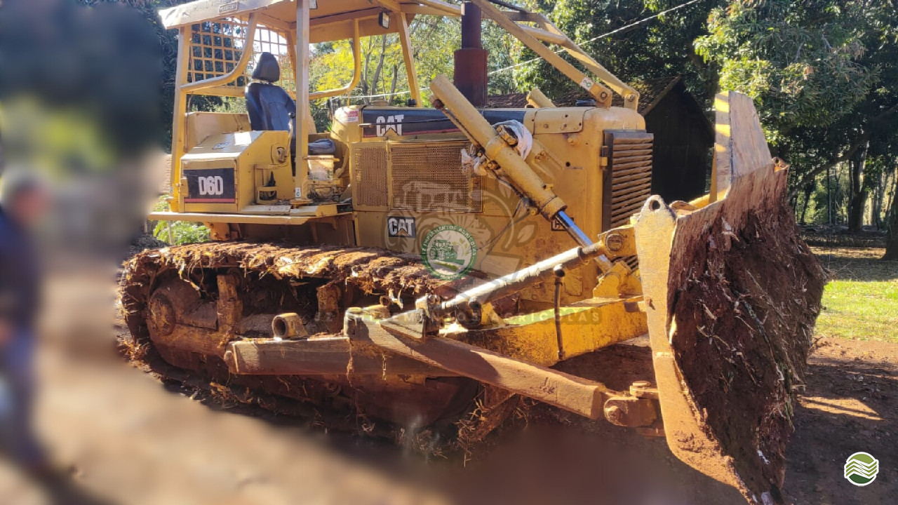TRATOR ESTEIRA CATERPILLAR D6D JZ Implementos Agrícolas TOLEDO PARANÁ PR